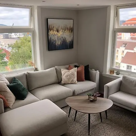 아파트 Sentral Leilighet Med Fantastisk Utsikt! *